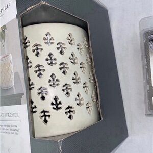 NEW Wax warmer + melts